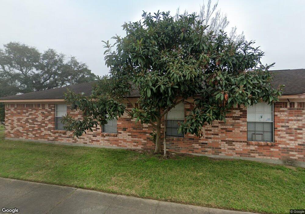 625 E Coombs St, Alvin, TX 77511 - photo 1