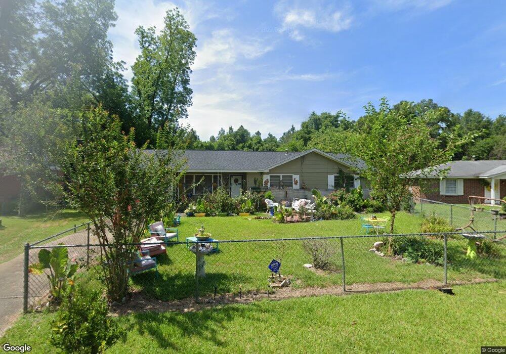 819 S Shadowlawn Dr, Albany, GA 31707 - photo 1