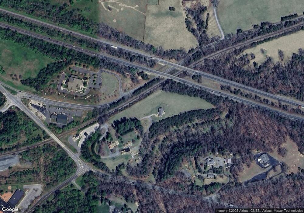 1060 Shadwell Rd, Keswick, VA 22947 - photo 1