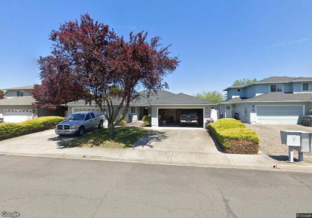 1049 Hopkins Rd, Central Point, OR 97502 - photo 1