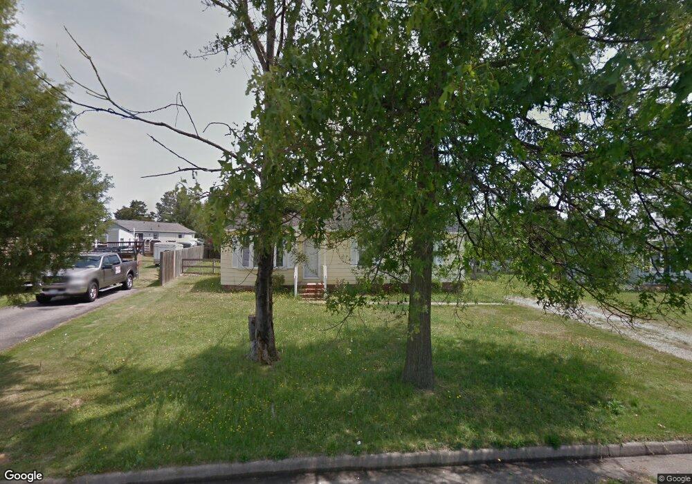 8907 Deerwater Rd, North Chesterfield, VA 23237 - photo 1