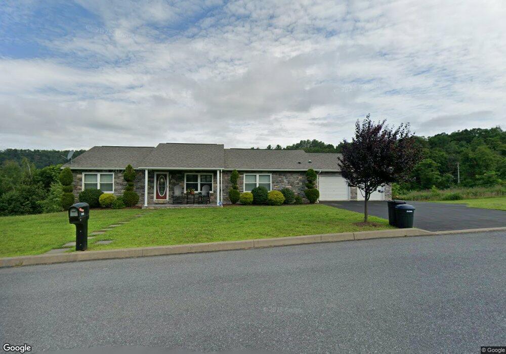 542 Fernwood Ave, Saint Clair, PA 17970 - photo 1