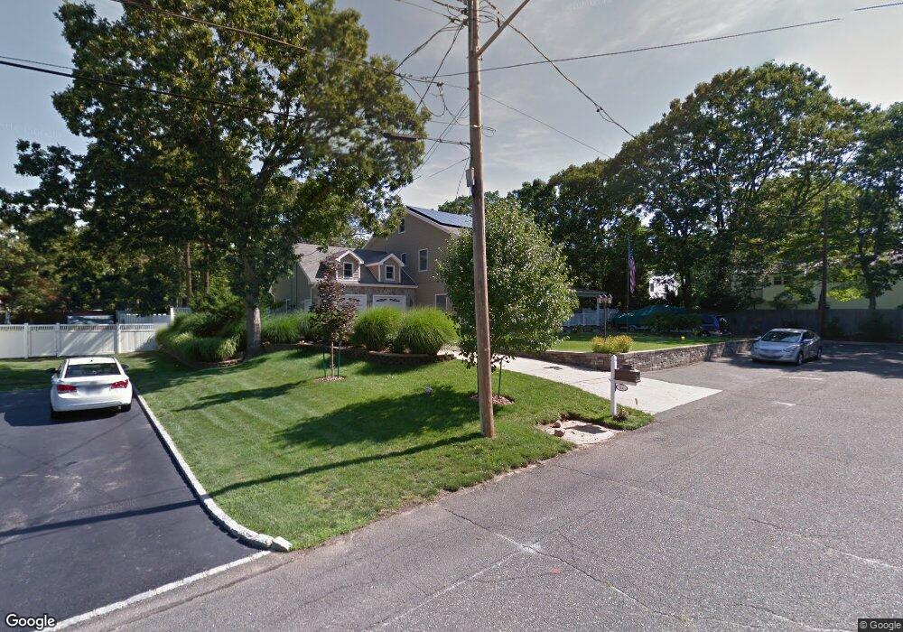 91 Island Blvd, Sayville, NY 11782 - photo 1