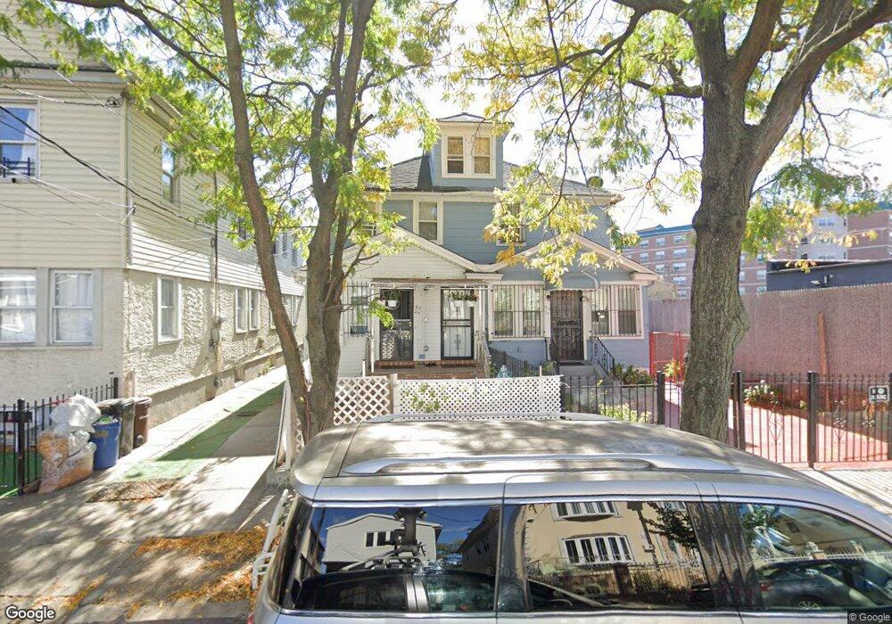 16822 106th Ave, Jamaica, NY 11433 - photo 1