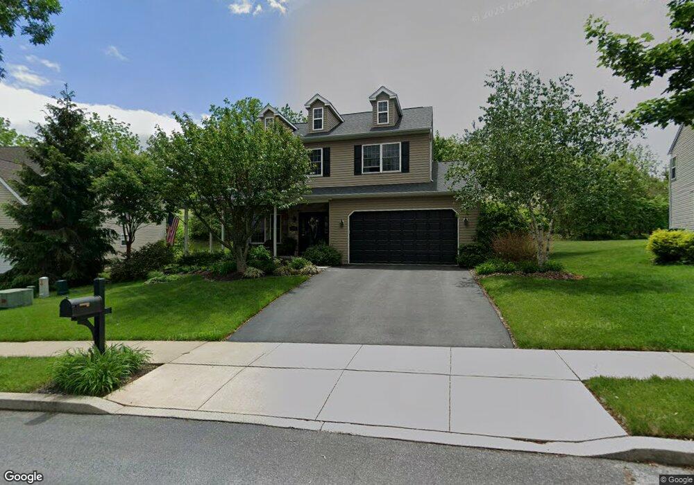7112 Hearth Ln, Macungie, PA 18062 - photo 1