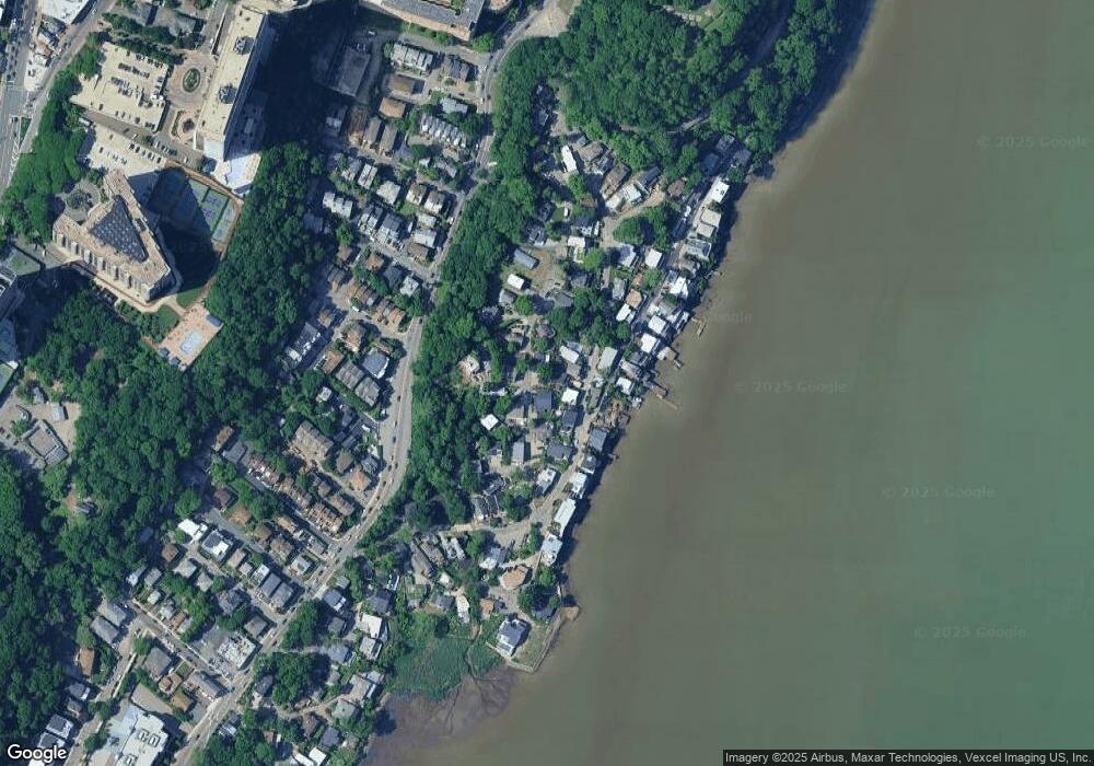 17 Colony Rd, Edgewater, NJ 07020 - photo 1