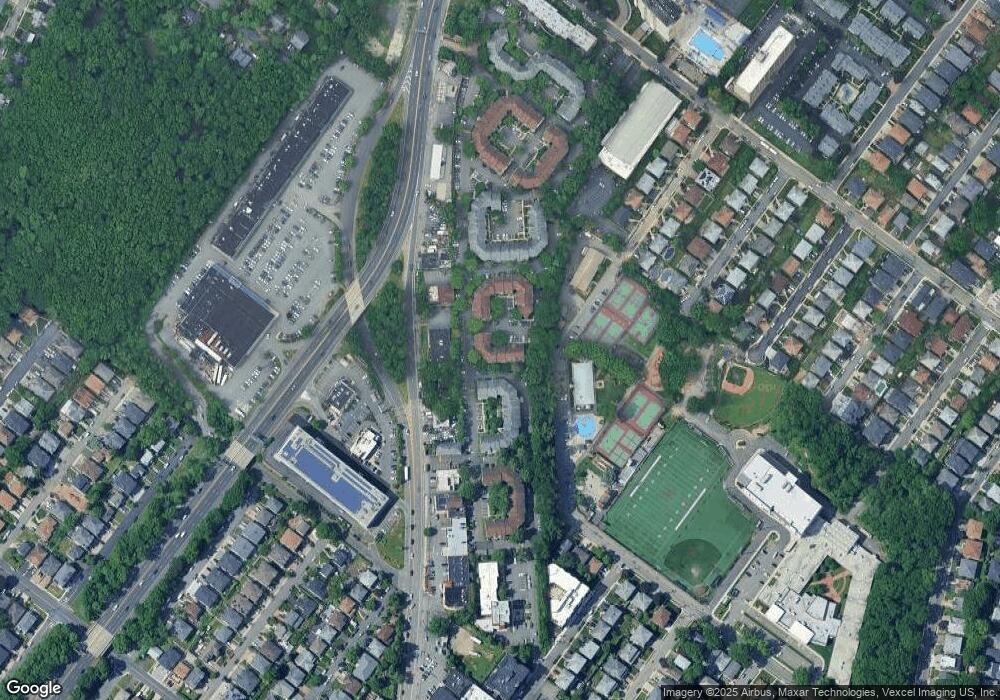 336 Village Ct, Fort Lee, NJ 07024 - photo 1