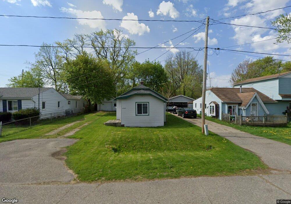 1023 W Schumacher Ave unit Bldg-Unit, Flint, MI 48507 - photo 1