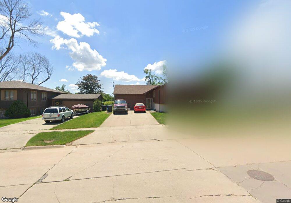 2803 Sue Ln NW, Cedar Rapids, IA 52405 - photo 1