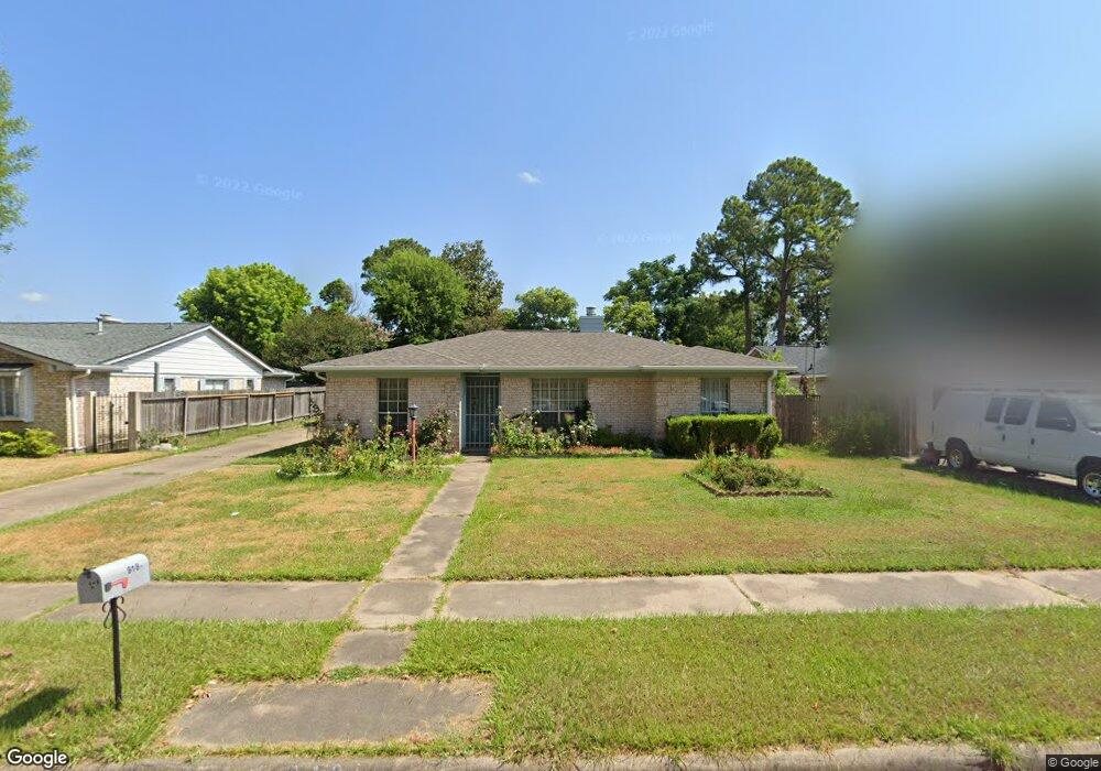 918 W Nelda Rd, Houston, TX 77088 - photo 1