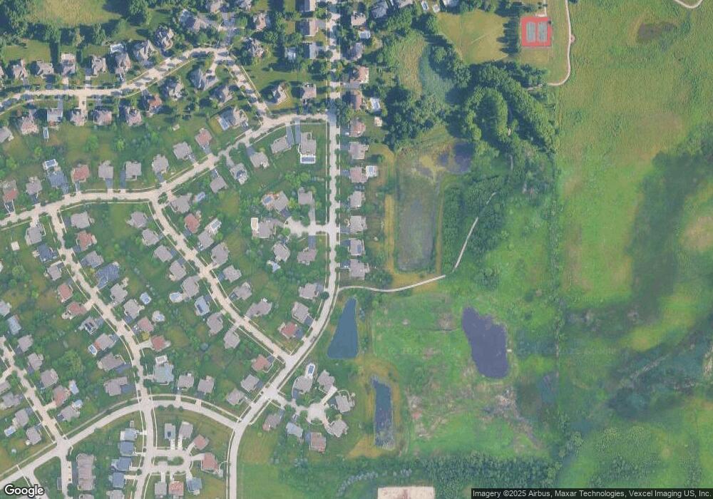 1021 Par Dr unit II, Algonquin, IL 60102 - photo 1