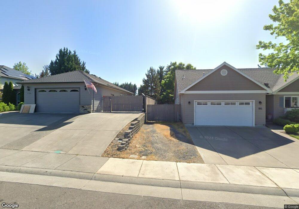 190 Ridgeway Ave, Central Point, OR 97502 - photo 1