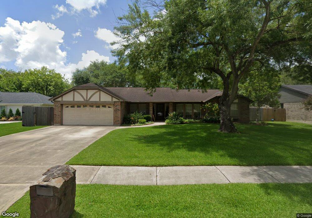 1205 Bayou Oak Dr, Friendswood, TX 77546 - photo 1