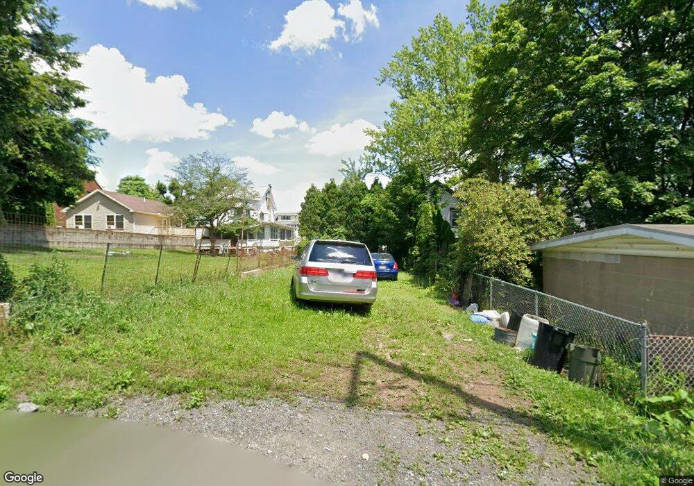 209 Lombard St, Tamaqua, PA 18252 - photo 1