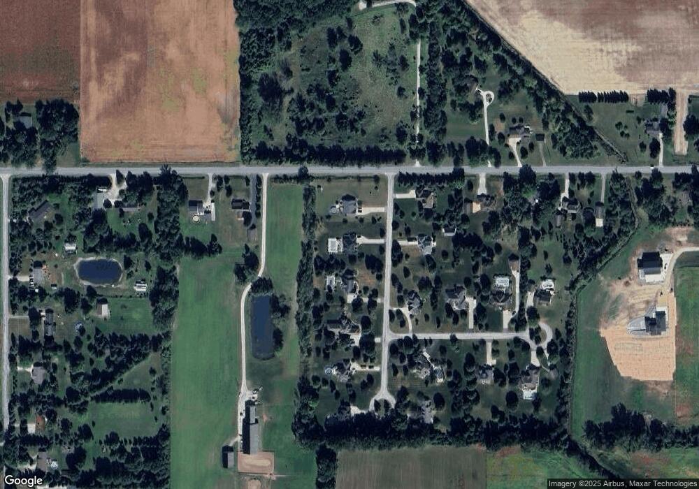 8054 Mandy Ln, Frankenmuth, MI 48734 - photo 1