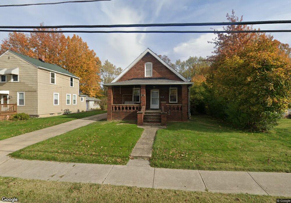 1537 Robindale St, Wickliffe, OH 44092 - photo 1