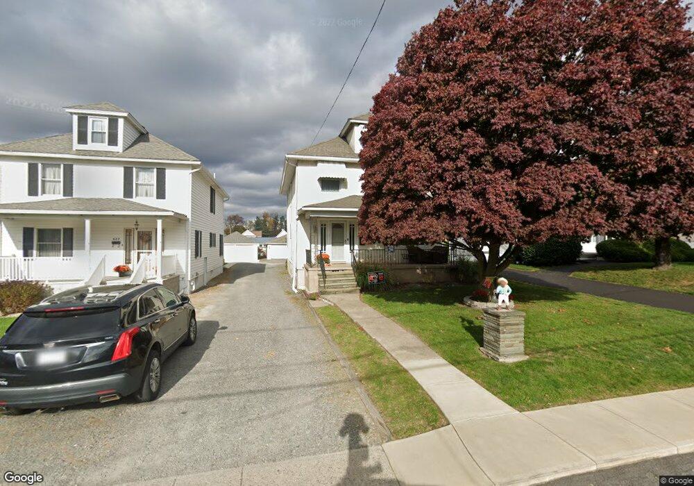 629 E Warren St, Dunmore, PA 18512 - photo 1