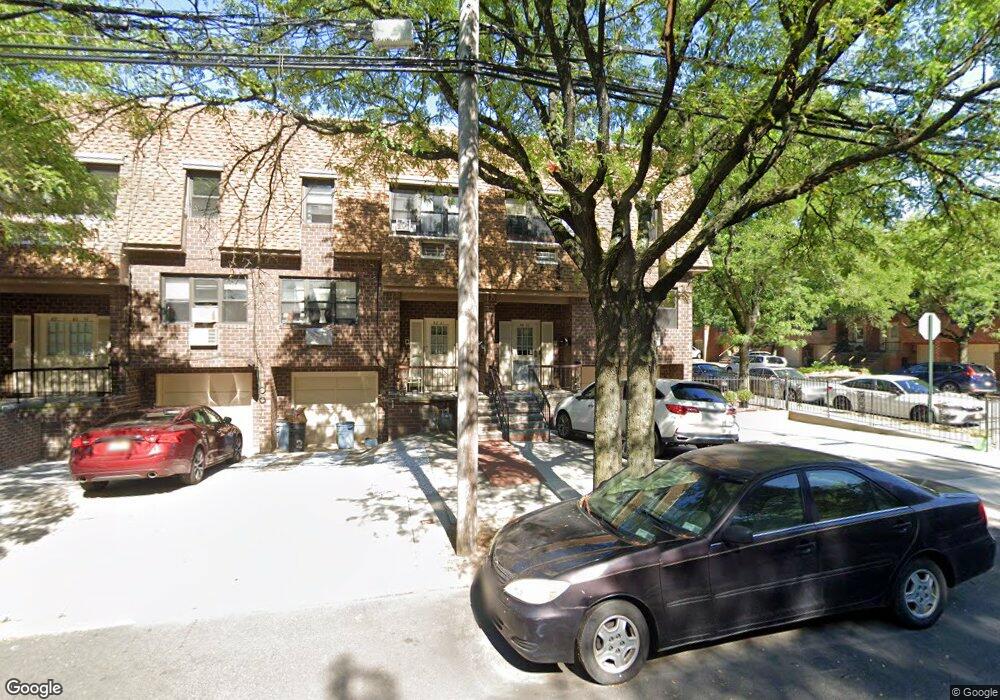 6823 Douglaston Pkwy unit 6, Little Neck, NY 11362 - photo 1