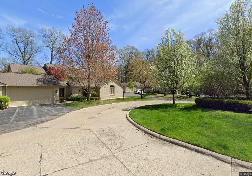 1318 Forestglen Ct unit Q, Bloomfield Hills, MI 48304 - photo 1