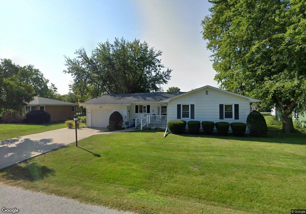 106 Midway Dr, Columbus Junction, IA 52738 - photo 1