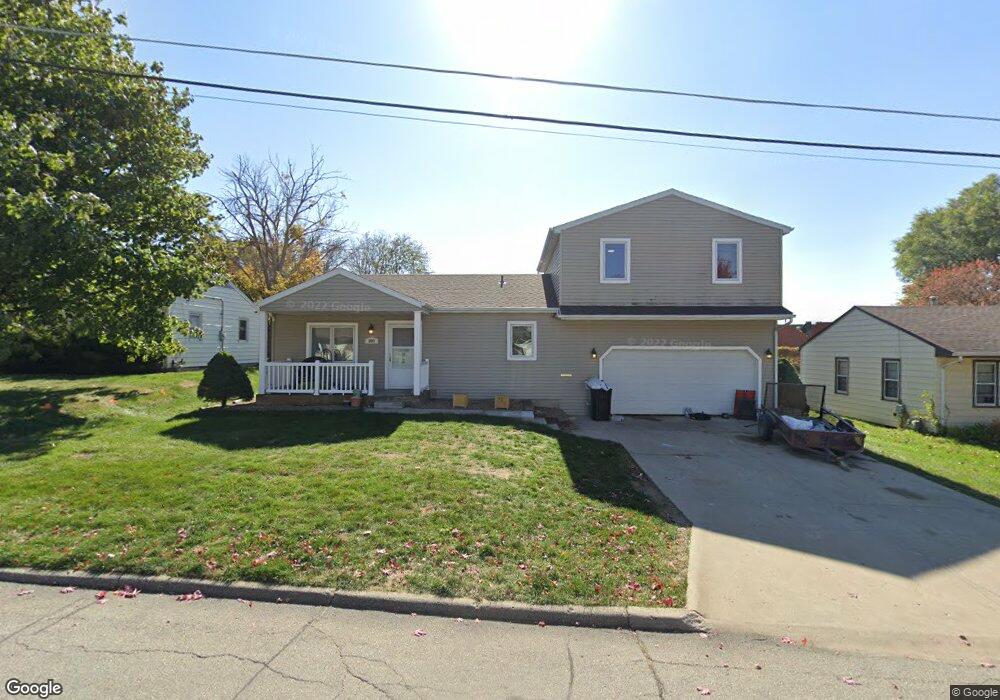 1803 N 2nd Ave E, Newton, IA 50208 - photo 1