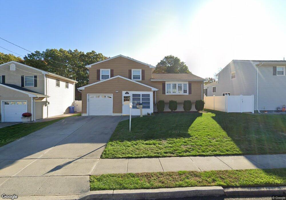 1054 Andrews Dr, Perth Amboy, NJ 08861 - photo 1