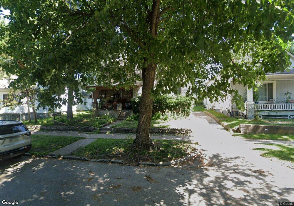 1334 W 6th St, Davenport, IA 52802 - photo 1