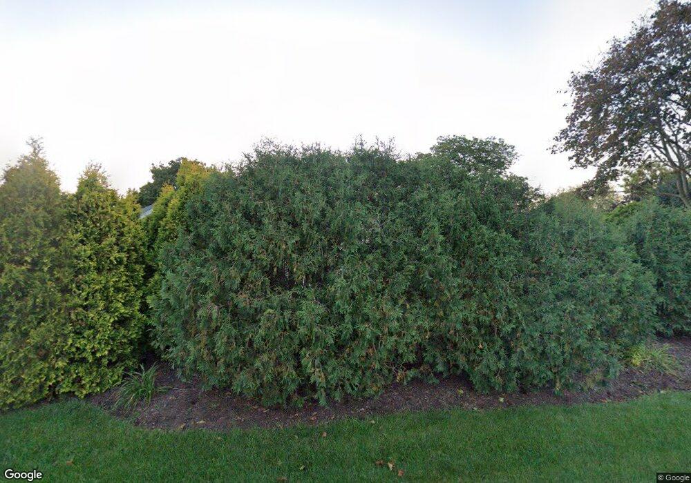 N83W16409 Kenny Ln, Menomonee Falls, WI 53051 - photo 1