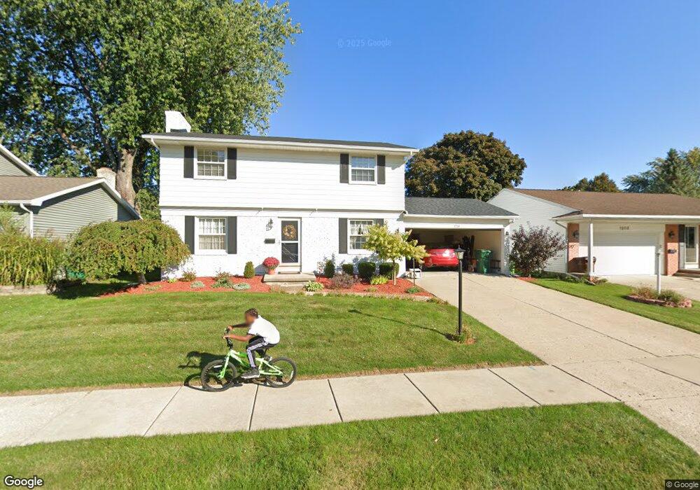 1214 Ravenswood Dr, Lansing, MI 48917 - photo 1