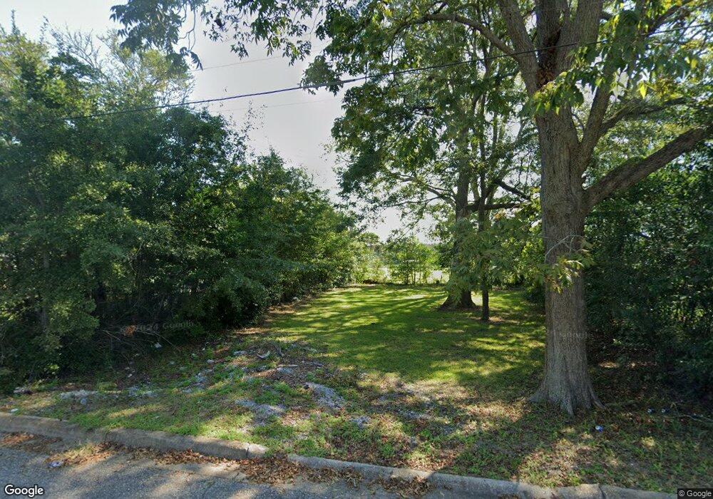 700 Shirley St, Dothan, AL 36303 - photo 1