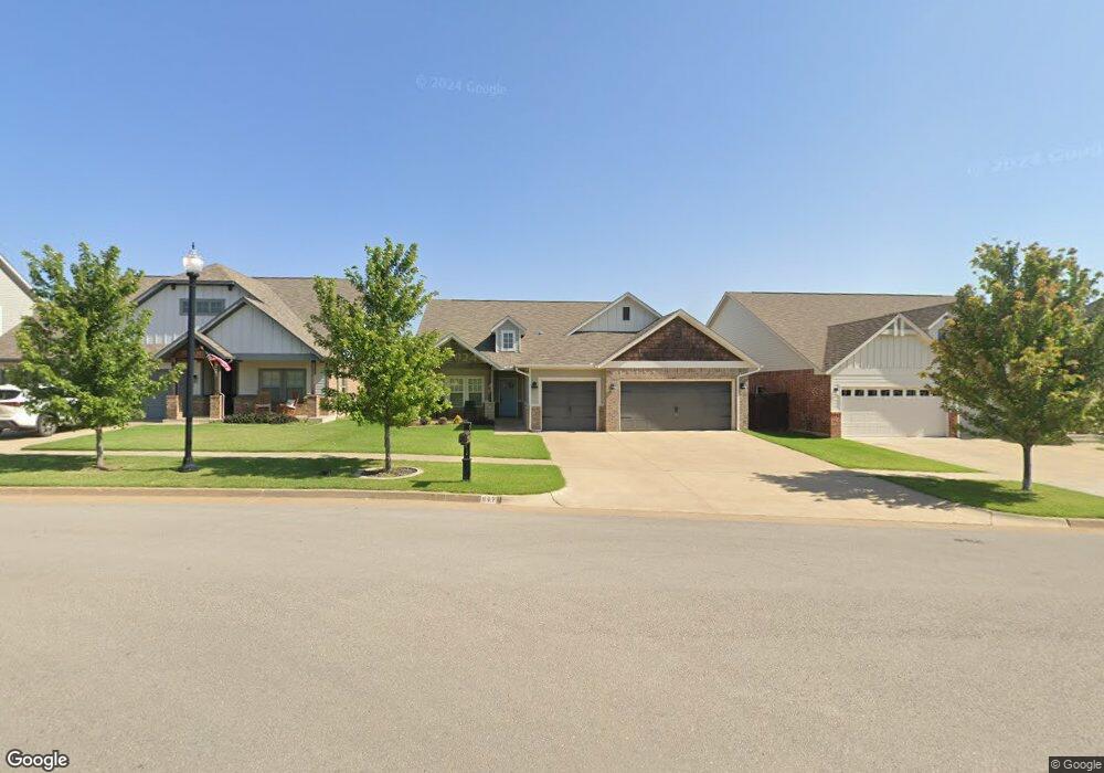 817 NE 21st St, Moore, OK 73160 - photo 1