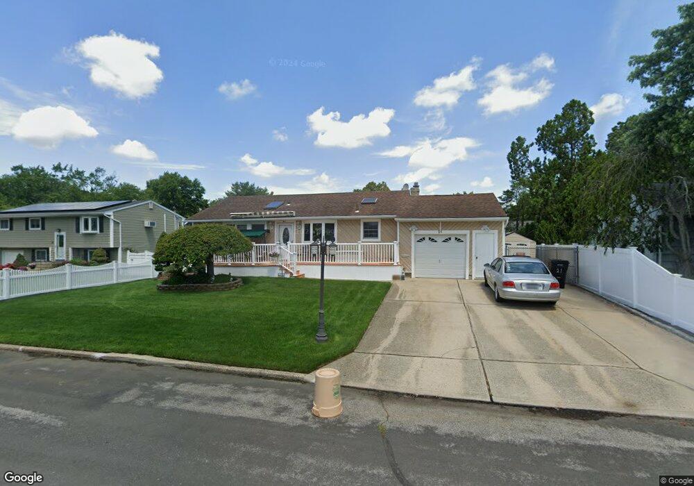 21 Bainbridge St, Islip, NY 11751 - photo 1