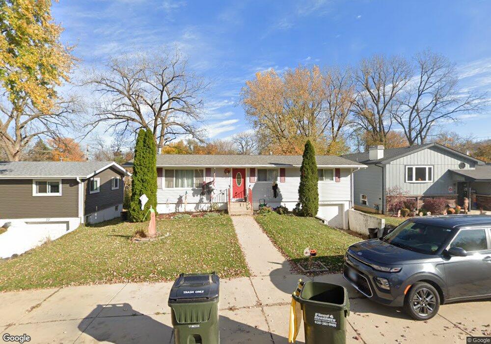 20 Walnut Dr, Lake In the Hills, IL 60156 - photo 1