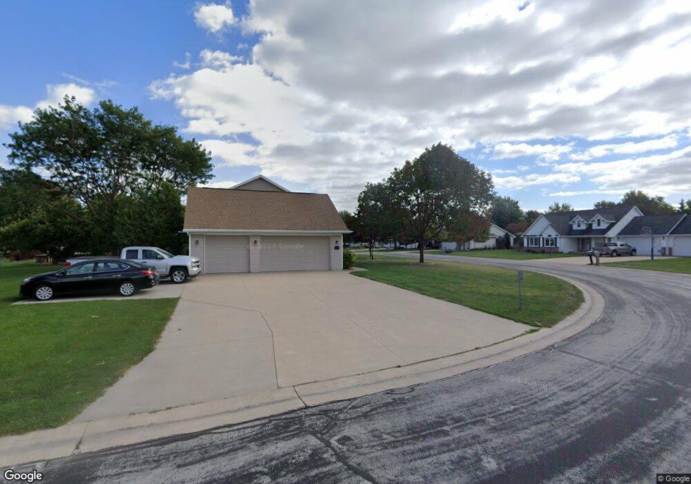 W6074 Strawflower Dr, Appleton, WI 54915 - photo 1