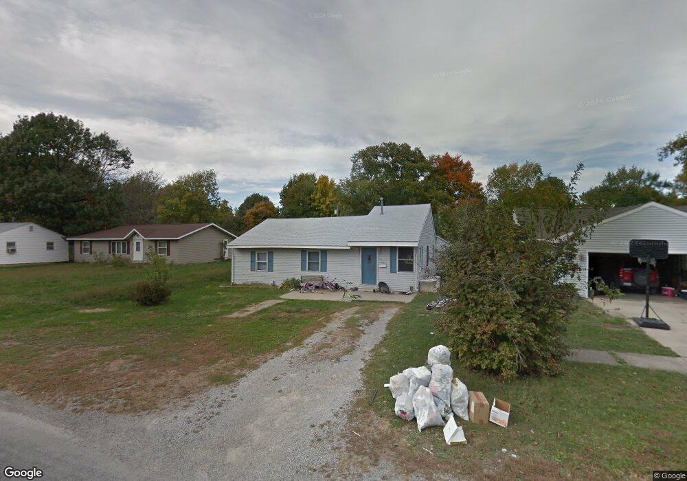 410 E Barker St, Tuscola, IL 61953 - photo 1