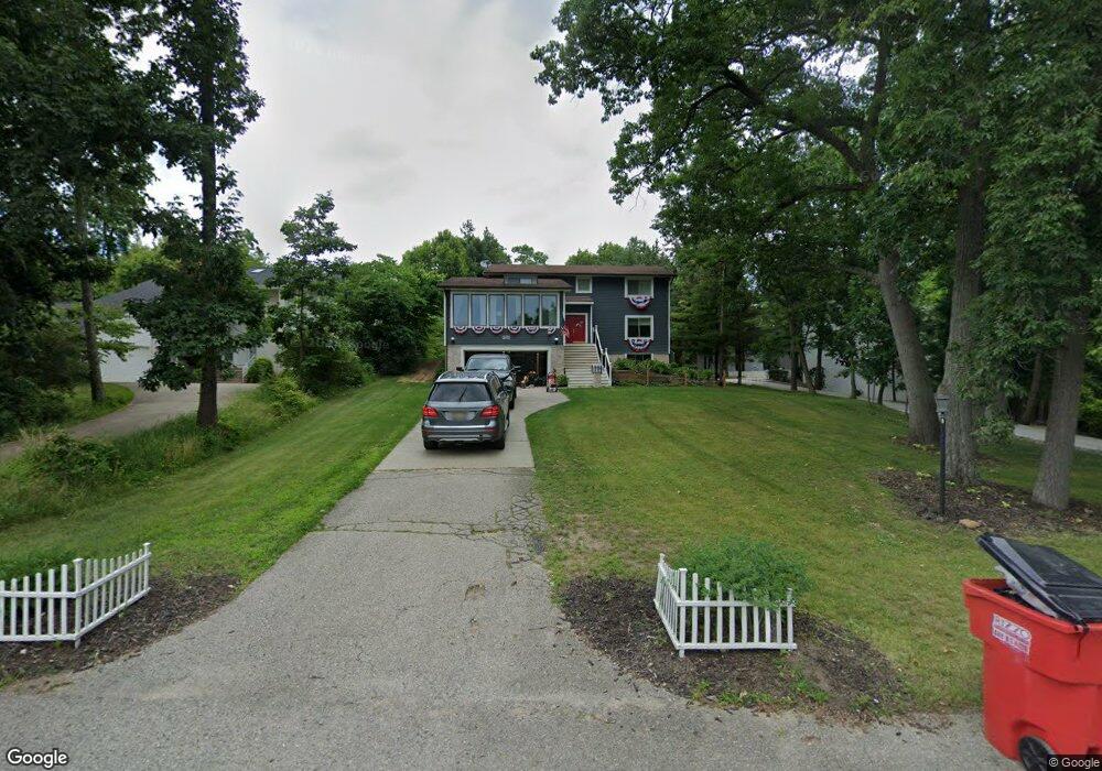 6340 North Shore Ct, West Bloomfield, MI 48324 - photo 1