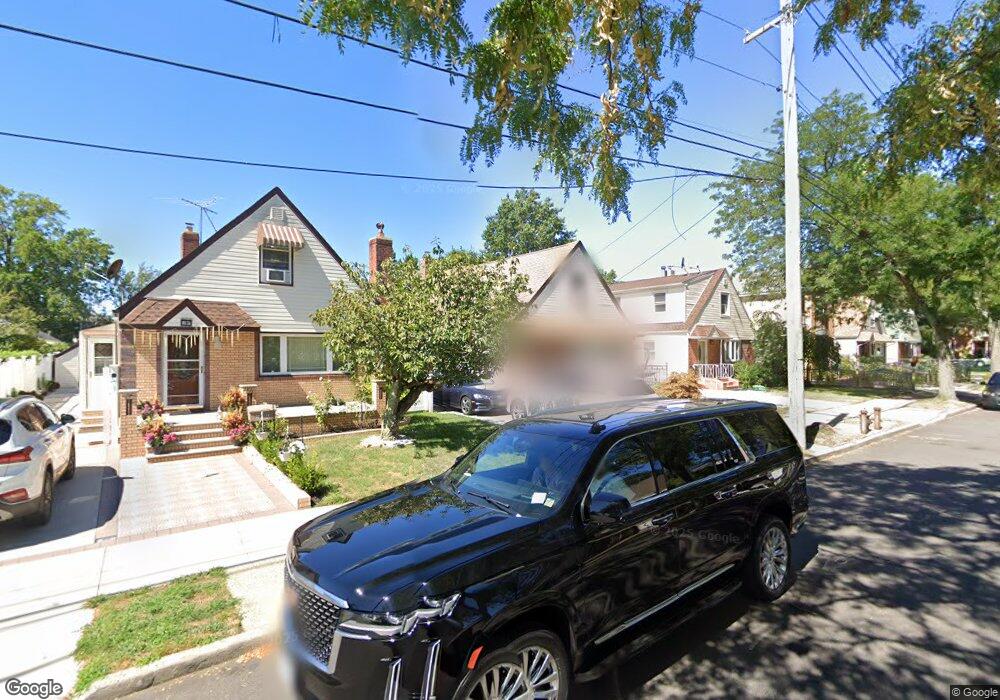 8020 268th St, Glen Oaks, NY 11004 - photo 1