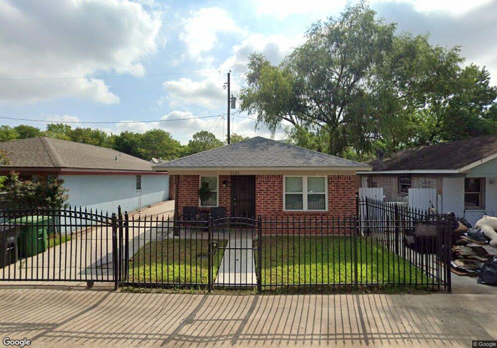 4526 Pecan Park Cir, Houston, TX 77018 - photo 1