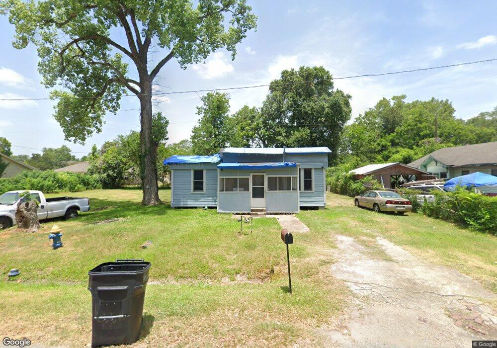 952 Saint Clair St, Houston, TX 77088 - photo 1