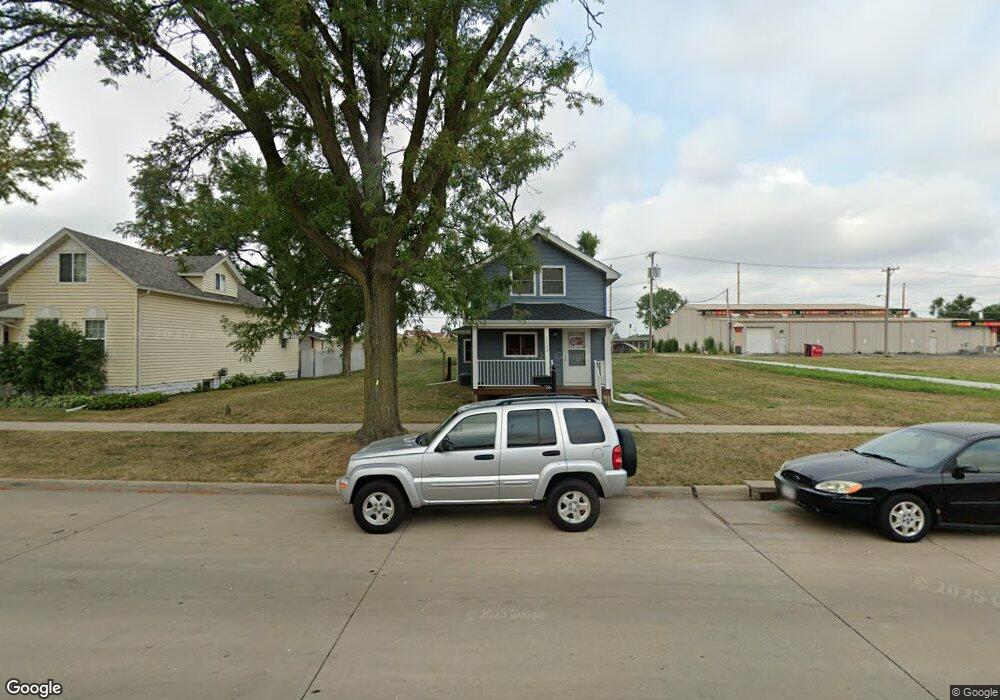 1225 2nd St SE, Cedar Rapids, IA 52401 - photo 1