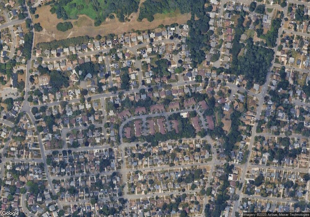 521 Woodland Estates Dr, North Baldwin, NY 11510 - photo 1