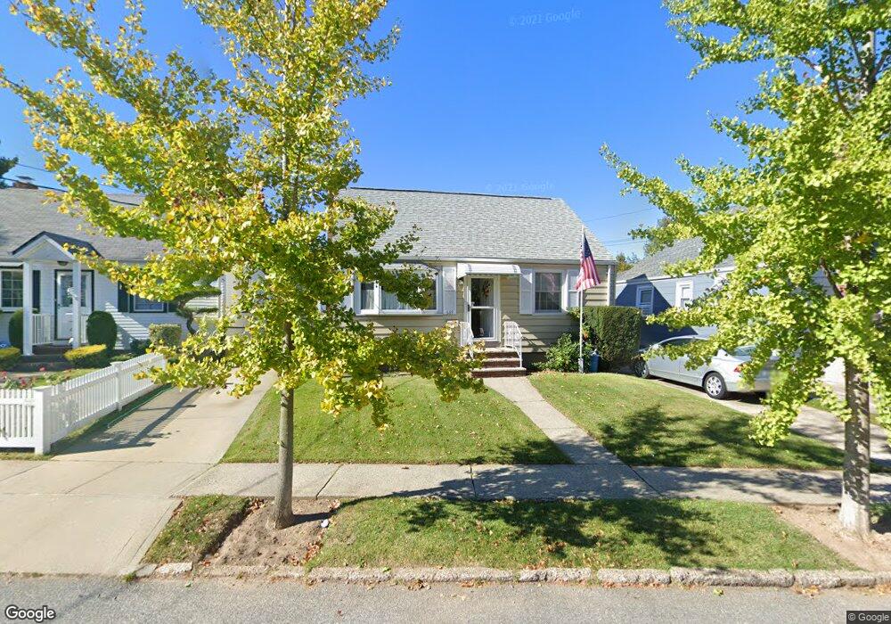 689 N Railroad Ave unit 1, Staten Island, NY 10304 - photo 1