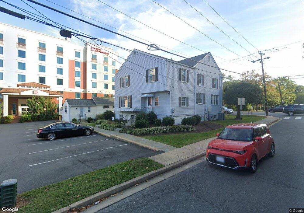 712 W Broad St unit B-2, Falls Church, VA 22046 - photo 1