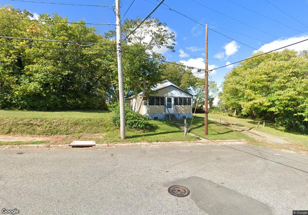 742 Washington Ave, Statesville, NC 28677 - photo 1