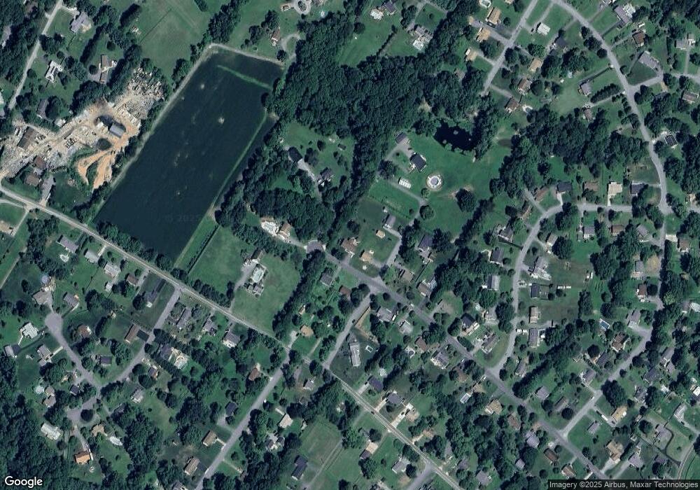 2 Roosevelt Rd, Sykesville, MD 21784 - photo 1