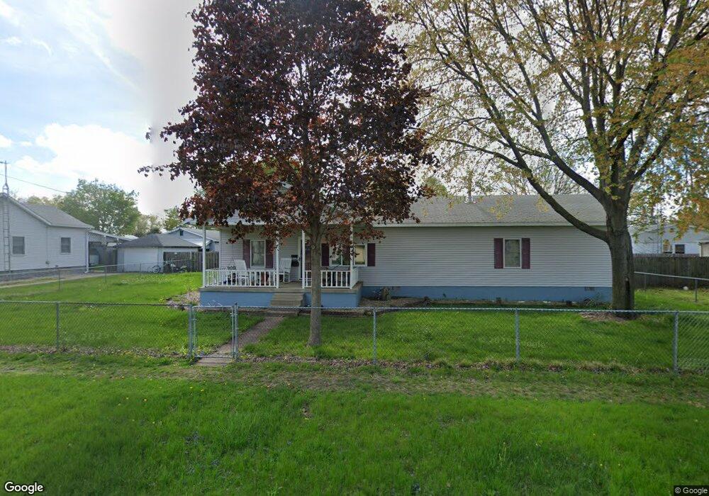 812 N Kankakee St, Lincoln, IL 62656 - photo 1