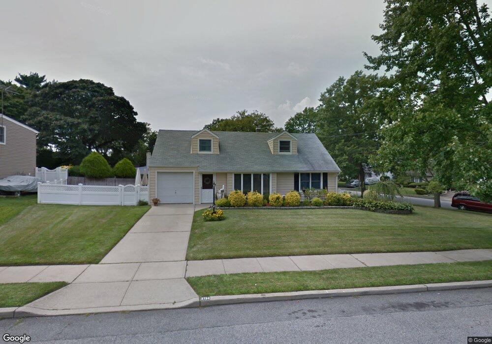 2754 Essex Ct, Oceanside, NY 11572 - photo 1