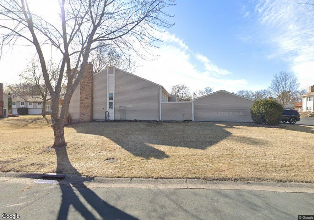 10463 Yorktown Ln N, Maple Grove, MN 55369 - photo 1