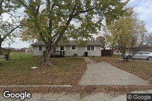 812 NE 10th St, Leon, IA 50144