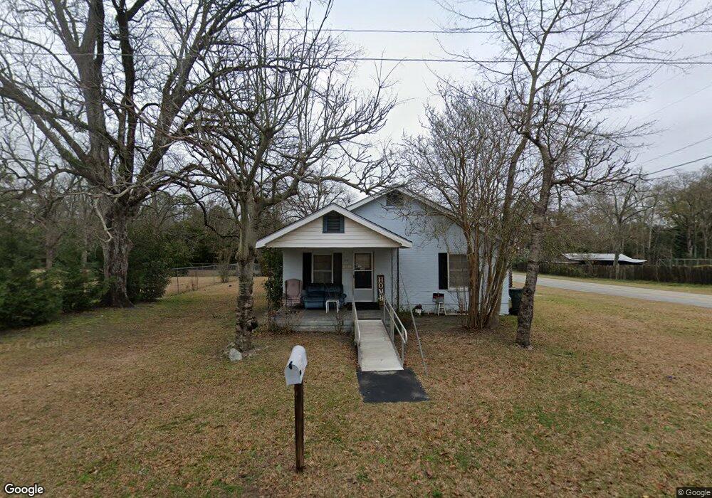 210 Simmons St, Metter, GA 30439 - photo 1